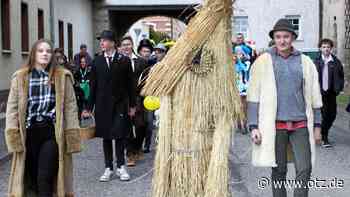 500 Jahre alte Tradition lebt weiter: Strohbär-Umzug in Orlamünde feiert Comeback