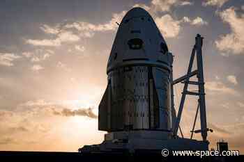 SpaceX Dragon capsule arrives at launch site for Feb. 26 astronaut liftoff (photos)