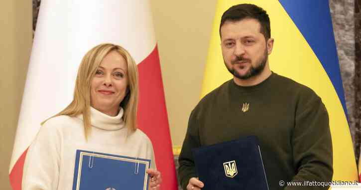 Meloni da Zelensky: “Per ora no invio jet”. Dal presidente ucraino stoccata a Berlusconi: “A lui non hanno mai bombardato casa”