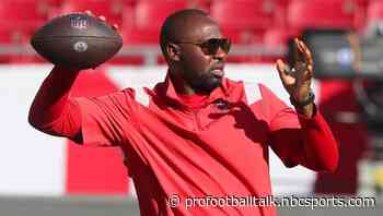 Buccaneers promote Thad Lewis to quarterbacks coach