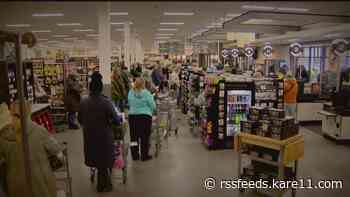 Minnesotans rush to get last-minute groceries and supplies before winter storm