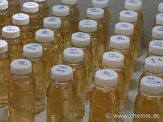 Auch Bioplastikflaschen halten Speiseöl lange frisch