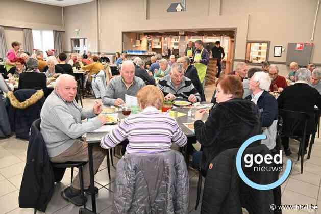 Honderd bezoekers genieten voor 8,5 euro van driegangenmenu in wijkrestaurant Kattenbos