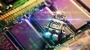 Rendite mit KI-Aktien: Wer emfpiehlt die besten KI-ETFs: Mensch oder Maschine?