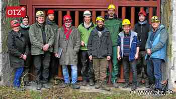 Fledermausfreunde zählen bei Kahla Juwelen