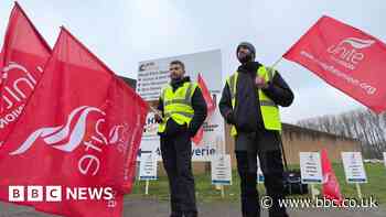 Harlow Council maintenance workers go on strike over pay