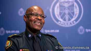 Former police chief Mark Saunders is 'exploring a run' for Toronto mayor