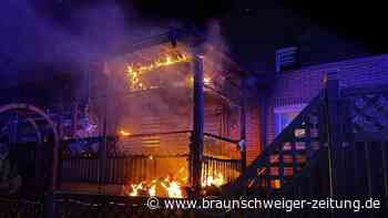 Feuerwehr-Einsatz in Helmstedt: Terrassen-Überdachung brannte