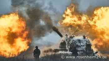 Ukraine-Krieg: Selenskyj lobt erfolgreichen Widerstand und hält „diplomatisches Tempo“ bei