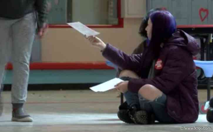 Albuquerque students honor those lost in gun violence at schools