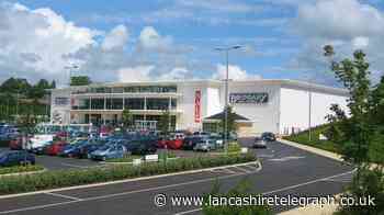Boundary Mill: Shoplifting couple stole jacket and adidas trainers