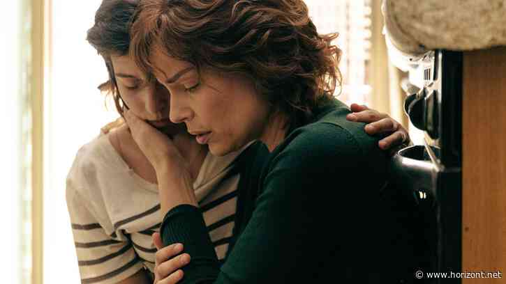 Englisch-italienische Produktion: Mafia-Drama "The Good Mothers" gewinnt ersten Berlinale-Serienpreis