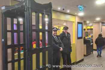 Police install knife arch at Croydon McDonalds