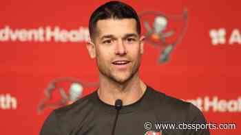 Buccaneers OC Dave Canales reveals he hasn't called plays since JV high school football: 'That was a concern'