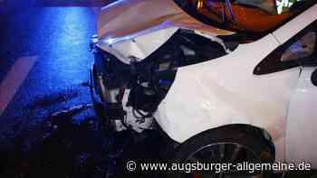 Betrunkener Autofahrer prallt in den Gegenverkehr