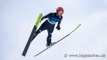 Katharina Althaus springt bei der Nordischen Ski-WM zu Gold