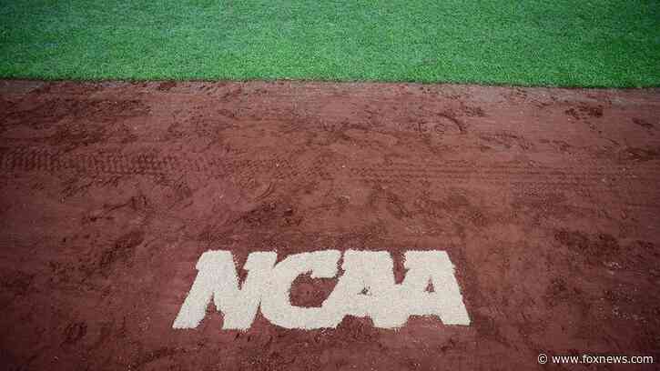 Mississippi State pitcher Jurrangelo Cijntje goes viral for ambidextrous talent