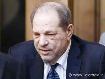 Weinstein passerà la vita in cella. Arriva la condanna per l'ex magnate