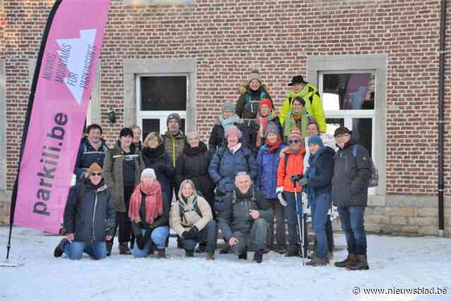 Zestien parkinsonpatiënten gaan samen met neurologe Anneke (53) op expeditie naar Jordanië: “We zijn groot en sterk genoeg om de woestijn te trotseren”