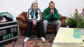 Düster und humorvoll: das Debüt-Album der Fliegenden Haie