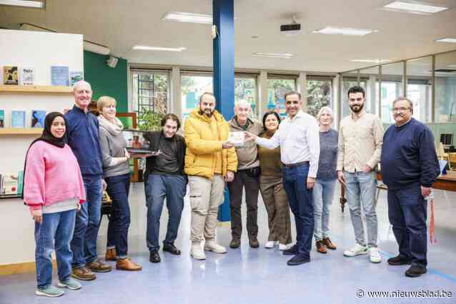 Wegwijzers helpen elk jaar duizenden vluchtelingen: “Een glimlach op iemands gezicht toveren, daar doen we het voor”