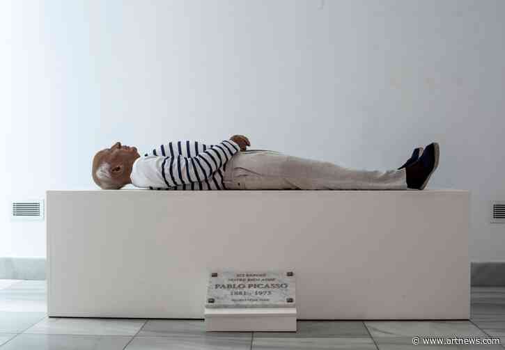 Sculpture of Picasso’s Corpse Draws Crowds at Madrid’s Top Contemporary Art Fair