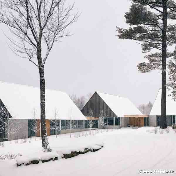 Three connected cabins form multi-generational home in Vermont mountains