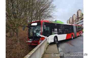 POL-AC: Unfall mit Linienbus verläuft glimpflich