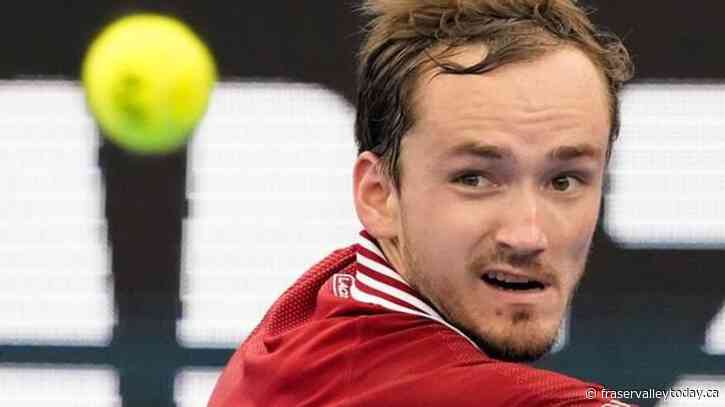 Medvedev improves to 6-0 against Auger-Aliassime with semifinal win in Qatar