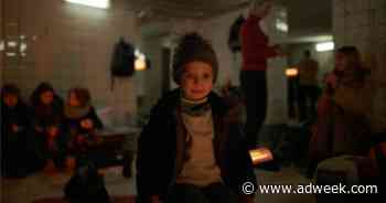 Ukrainians Recite ‘You’ll Never Walk Alone’ Lyrics in UK Donation Drive