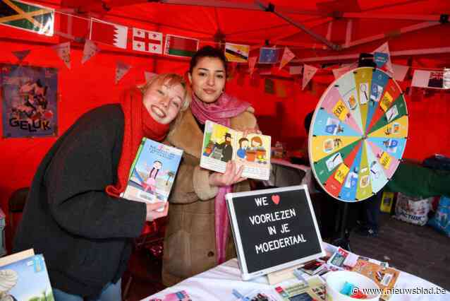 Feest van de Moedertaal brengt culturen samen op Moorkensplein: “Je mag een moedertaal nooit verloochenen”