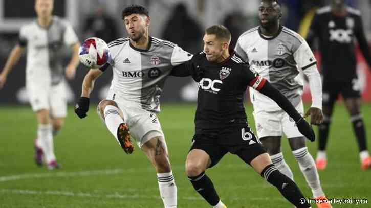 D.C. United rallies late to beat Toronto FC 3-2 in wild MLS season opener