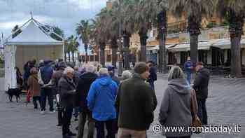 È il giorno delle primarie del Partito democratico: file nei seggi storici