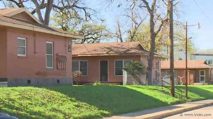 Austin housing authority receives $82K preservation grant for Rosewood Courts project