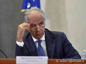 "Tragedia che ci addolora e ci interroga". Piantedosi smorza le polemiche sul naufragio