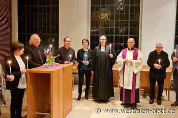 Bad Oeynhausens Christen entzünden ein Friedenslicht