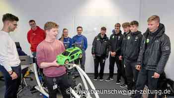 Die U16 des VfL Wolfsburg schnuppert Ausbildungsluft bei VW