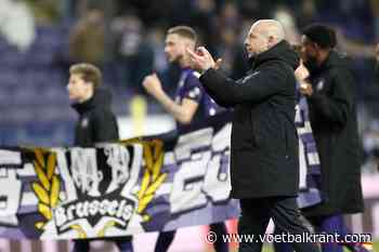 📷 Toch weer stevige miserie tussen Anderlecht en Standard: spelersbus zwaar beschadigd