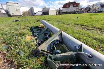 Mitten in Höxter: Lkw-Fahrer verliert Kontrolle über 40-Tonner