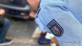 Auto überrollt Frau und Kinderwagen: Nach tragischem Unfall sucht die Polizei Jena Zeugen