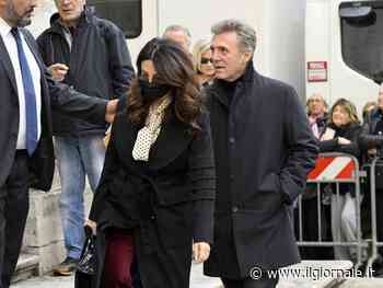 Addio a Costanzo: il gesto di Sabrina Ferilli per l’amica Maria De Filippi