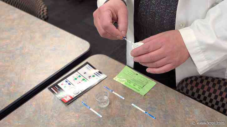 New Mexico students hand out fentanyl detecting test strips