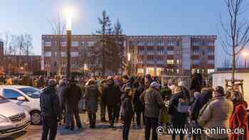 Greifswald: 500 Menschen demonstrieren gegen Containerunterkunft für Geflüchtete