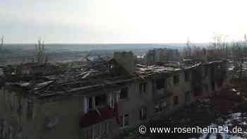 Heftige Gefechte in Bachmut dauern an: Lage laut Selenskyj immer komplizierter