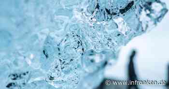 Kronach: Eisplatte fällt von Lkw und trifft Fußgängerin (51) am Kopf - Trucker fährt einfach weiter