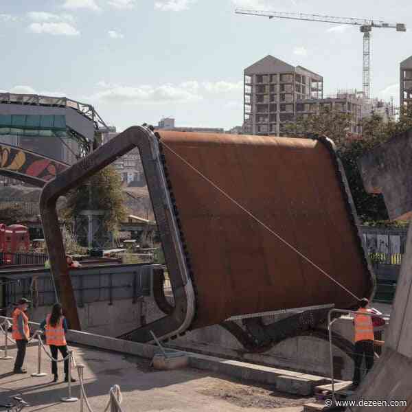 Thomas Randall-Page completes Cody Dock Rolling Bridge in London