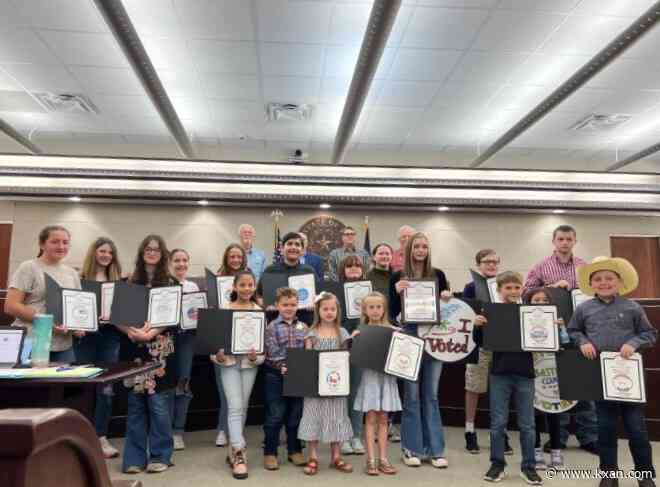 Smithville High junior wins Bastrop County ‘I Voted’ sticker design competition