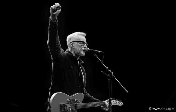 Billy Bragg to celebrate 40 years of music and massive new box set