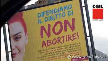 A Roma ancora manifesti anti abortisti in vista dell'8 marzo: "Gualtieri li rimuova"