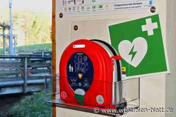 Am Hammerhof in Scherfede hängt jetzt ein „Defi“